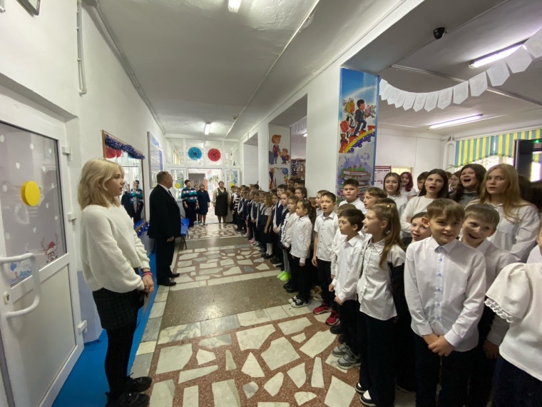 Еженедельная Торжественная Линейка.